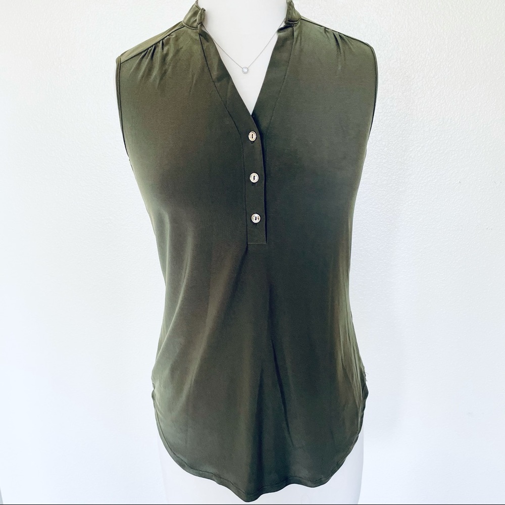4/$25🛍Dressy Tank Top size Small